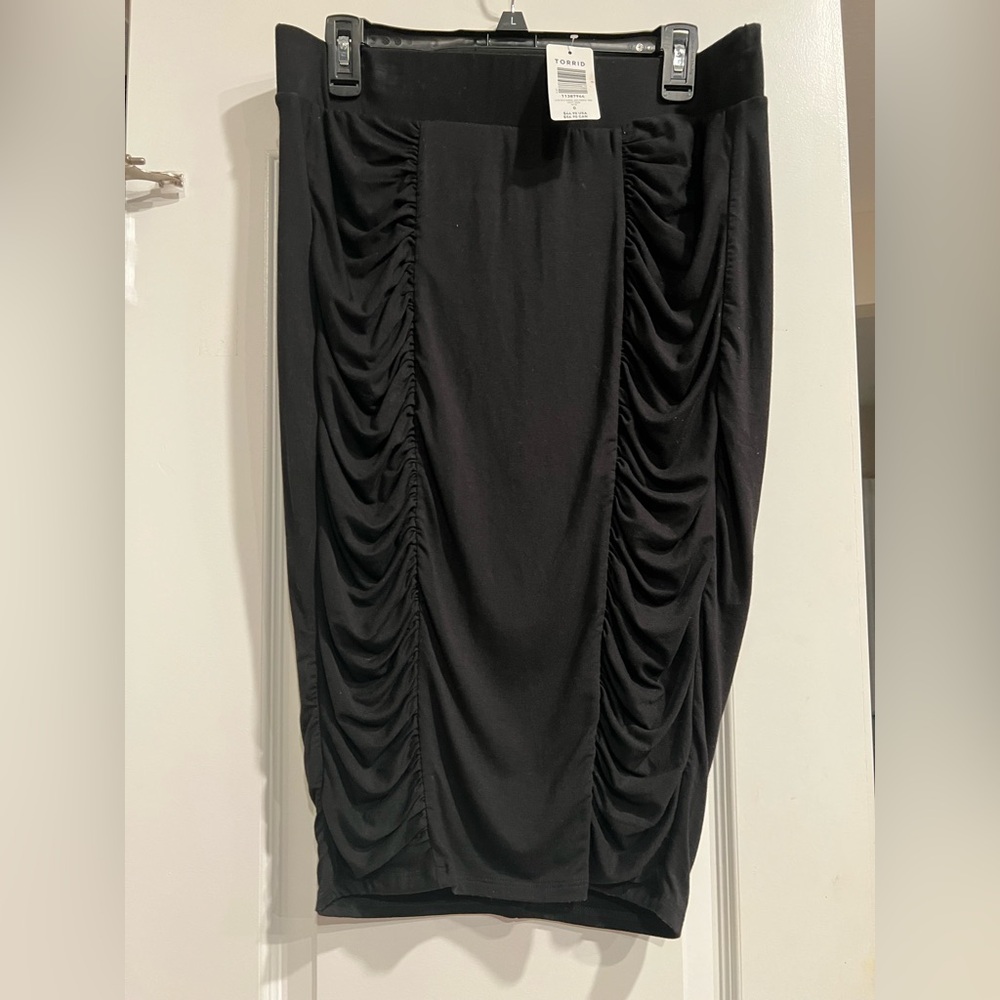 Elegant Black Ruched Skirt midi jersey pencil skirt by Torrid size 0(12)
